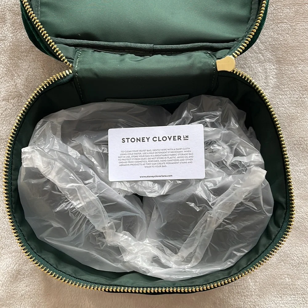 STONEY CLOVER LANE NWT GREEN QUILTED VELVET VANITY CASE